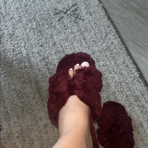 Burgundy Faux Fur slip on slide Slippers  with open square toe cushioned insole - Picture 1 of 8